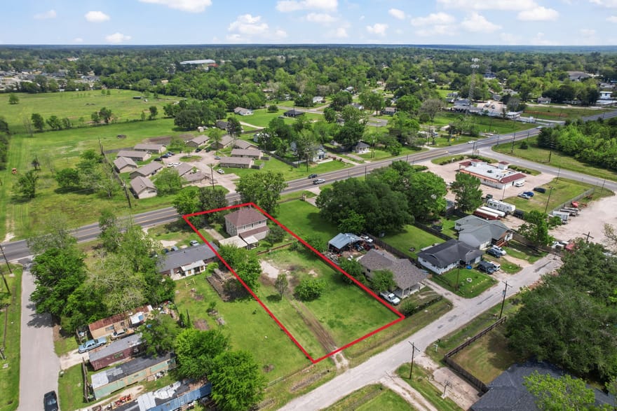 1005 W Clayton Street, Dayton, Texas
