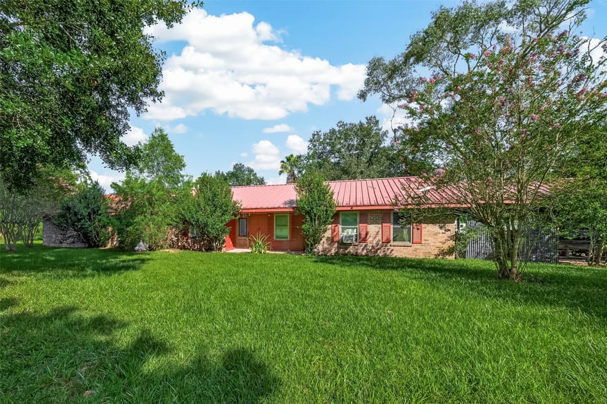 150 County Road 2296, Cleveland, Texas