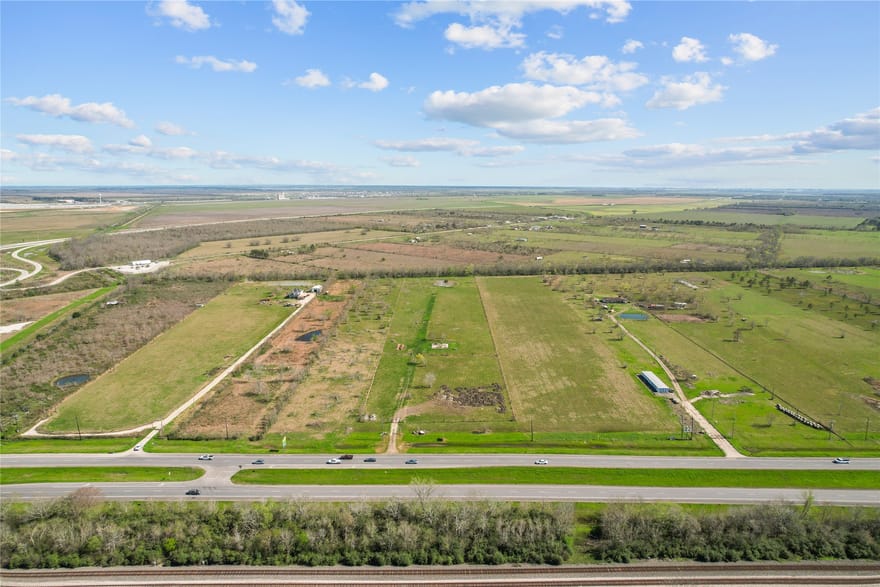 3377 W Highway 90, Dayton, Texas
