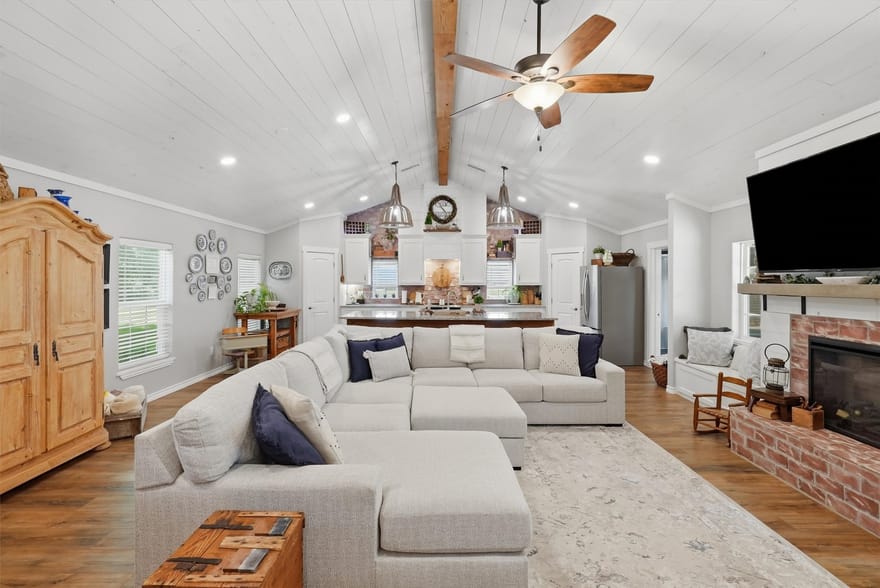 1313 Porter Court, Granbury, Texas