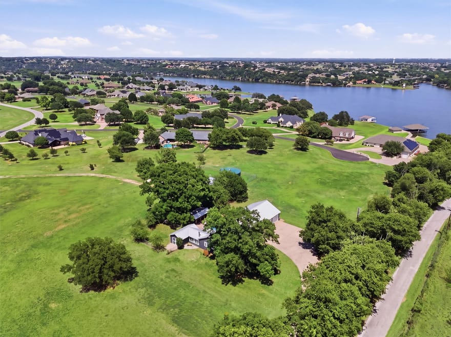 1313 Porter Court, Granbury, Texas
