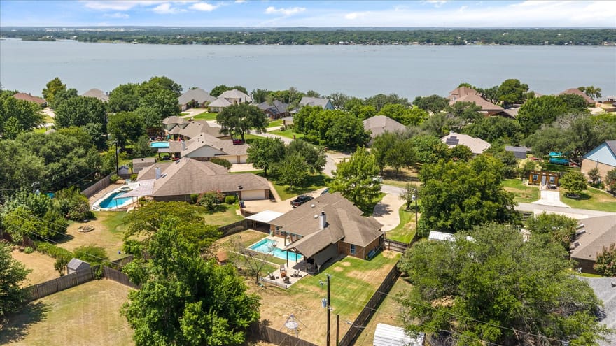 3930 Buena Vista Circle, Granbury, Texas
