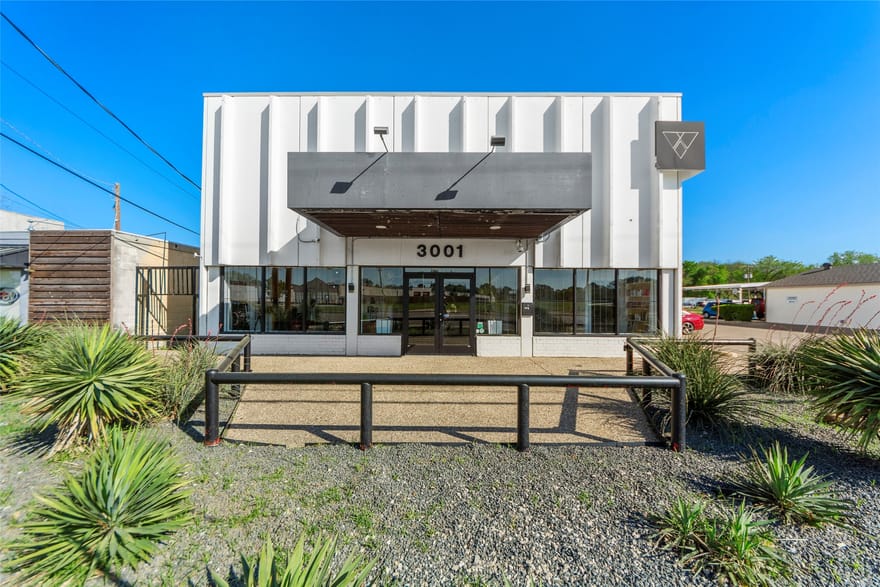 3001 Cooper, Arlington, Texas