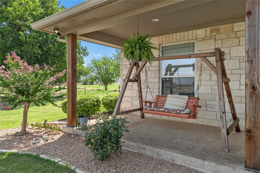 2765 Pleasant Run Road, McGregor, Texas