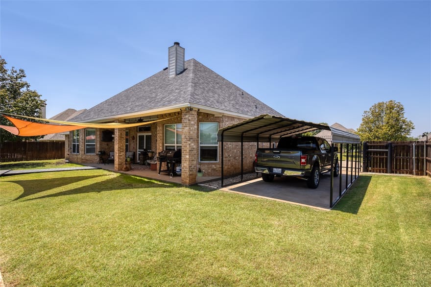 2821 Willow Ridge Circle, Granbury, Texas