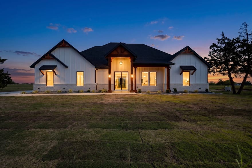 135 Vz County Road 3811, Wills Point, Texas