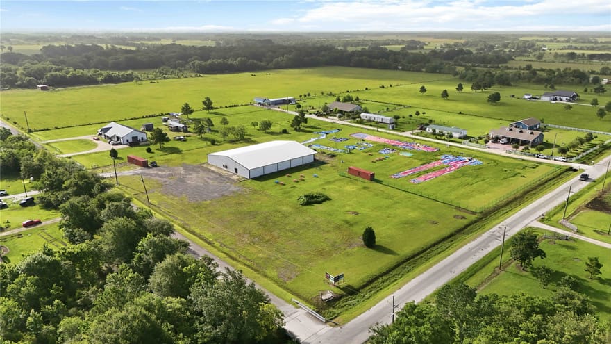 1061 County Road 6111, Dayton, Texas