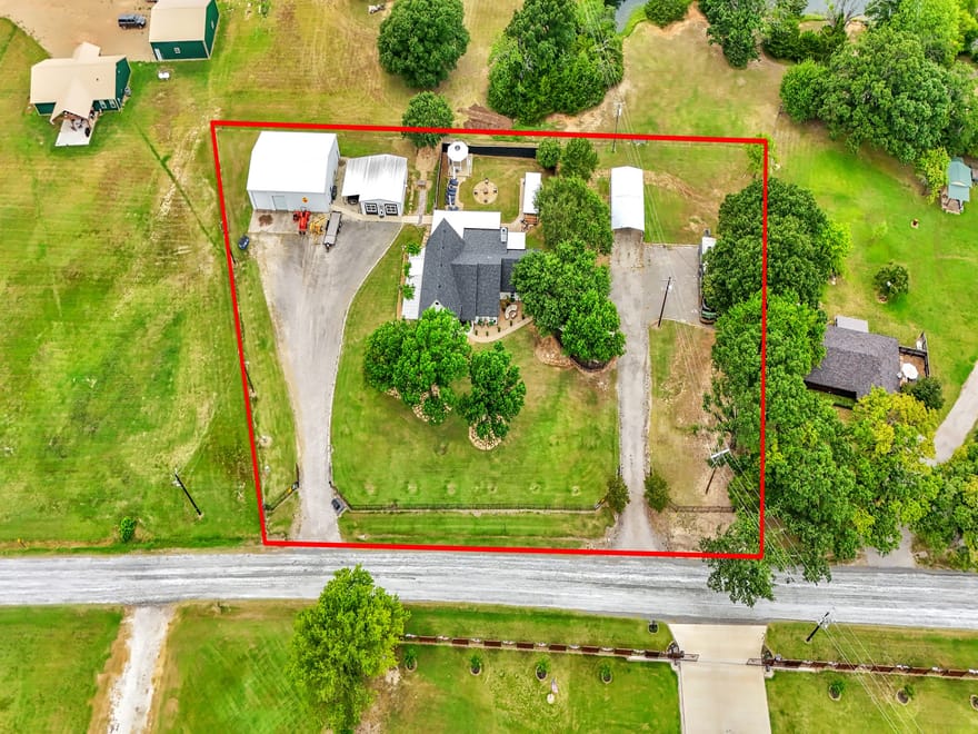 9867 Dripping Springs Road, Denison, Texas