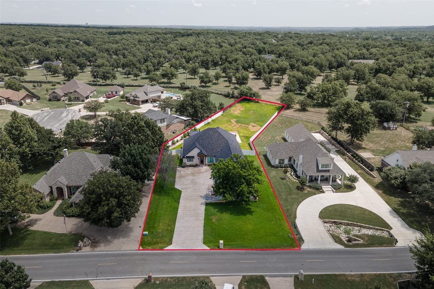 9303 Bellechase Road, Granbury, Texas