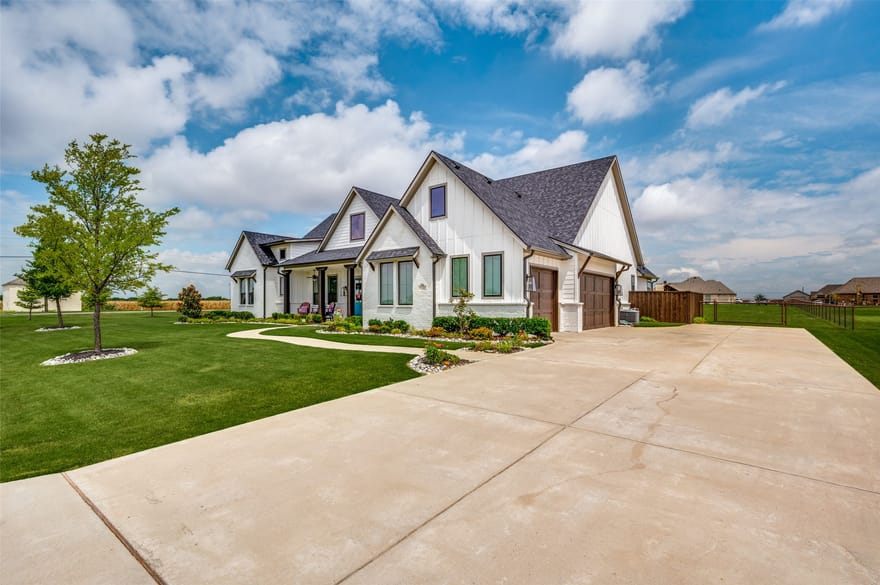 43 Ohanlon Drive, Van Alstyne, Texas