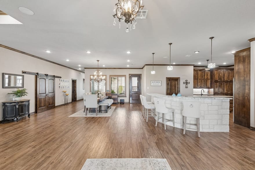 2009 Lakeshore Drive, Cleburne, Texas