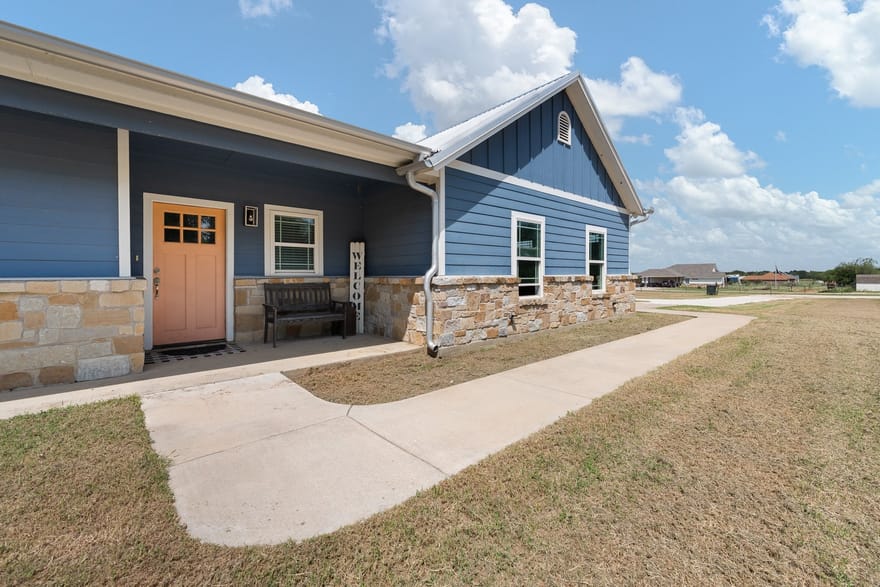 8868 County Road 1205, Grandview, Texas