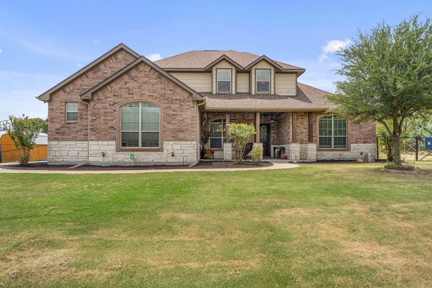 8909 County Road 915, Godley, Texas