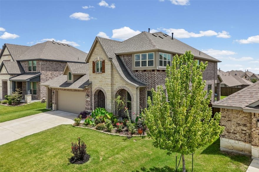 2419 Loxley Drive, Mansfield, Texas