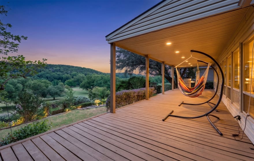 9302 Ravenswood Road, Granbury, Texas
