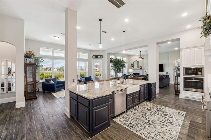 2547 Sandy Lake Drive, Friendswood, Texas