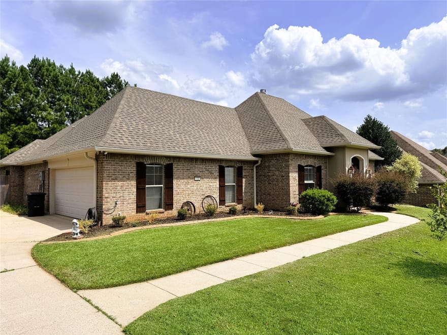 1737 Turning Leaf Trail, Haughton, Louisiana