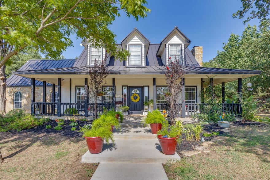 1129 Crazy Horse Trail, Burleson, Texas