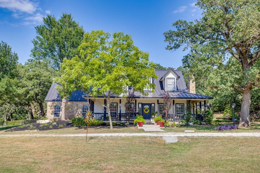 1129 Crazy Horse Trail, Burleson, Texas