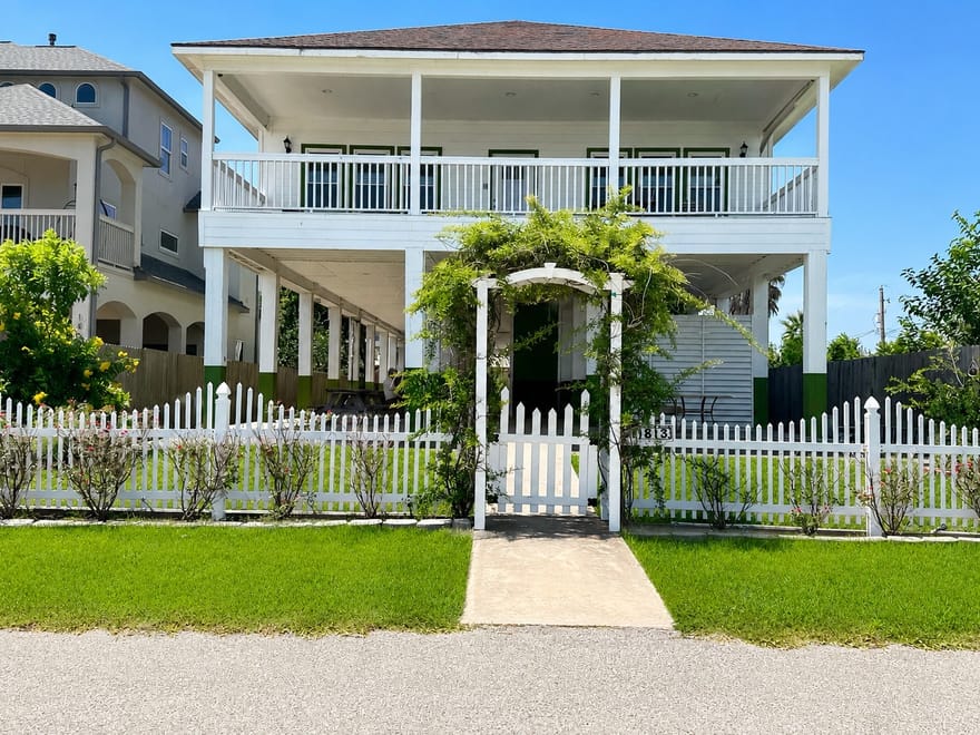 1813 Avenue A, Dickinson, Texas