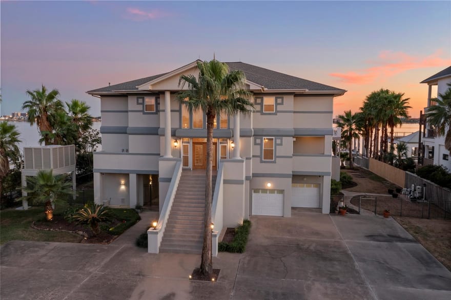 7123 Broadway Street, Galveston, Texas