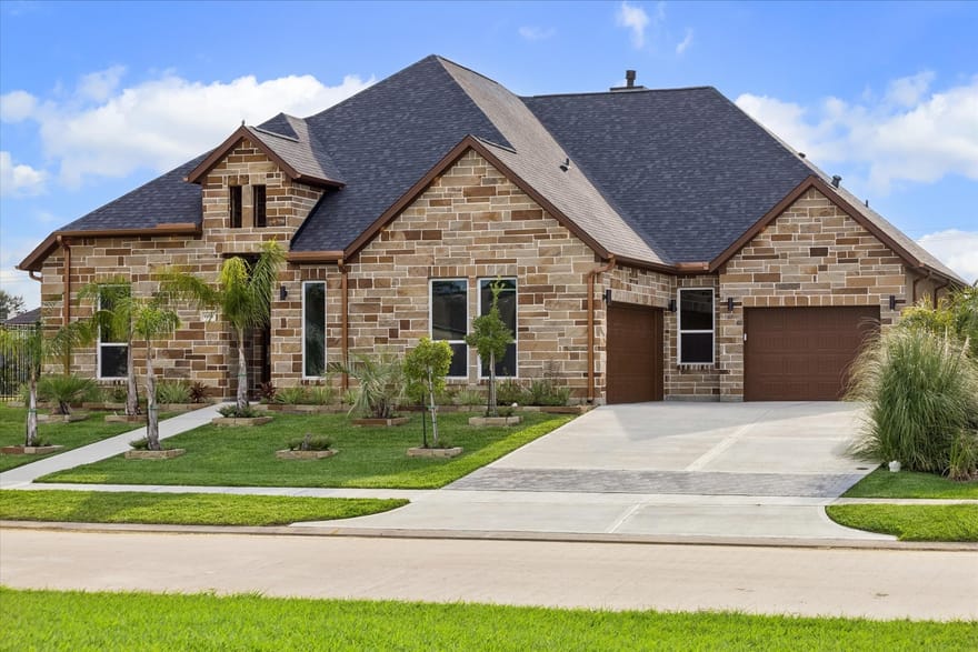 606 Appia Drive, Kemah, Texas