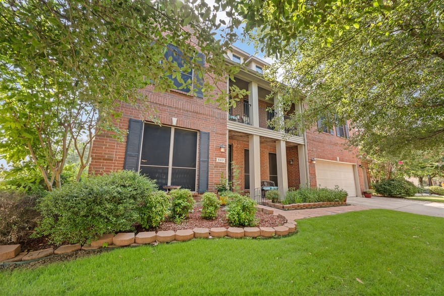 943 Monticello Drive, Burleson, Texas