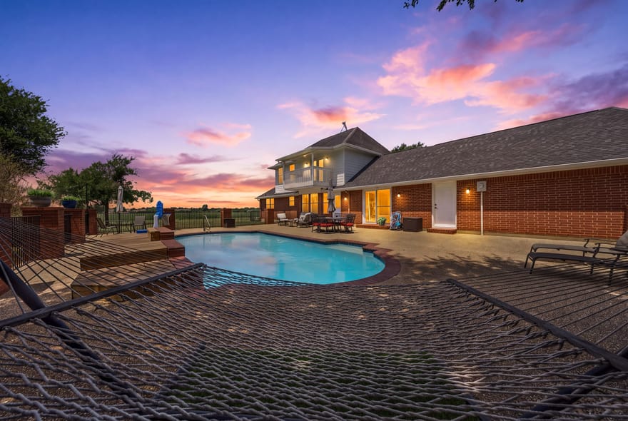 900 E Chad Street, Whitney, Texas