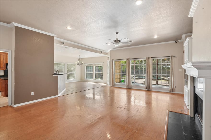 43192 Fringewood Drive, Whitney, Texas
