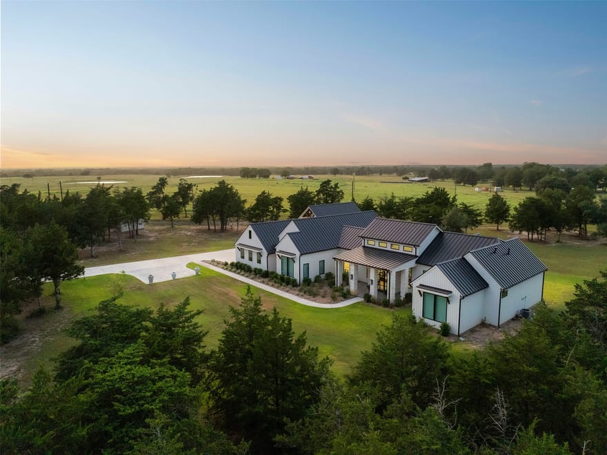 598 Vineyard View Trail, Carmine, Texas
