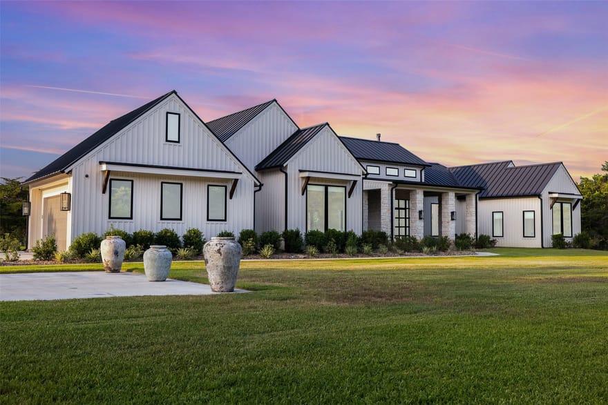 598 Vineyard View Trail, Carmine, Texas