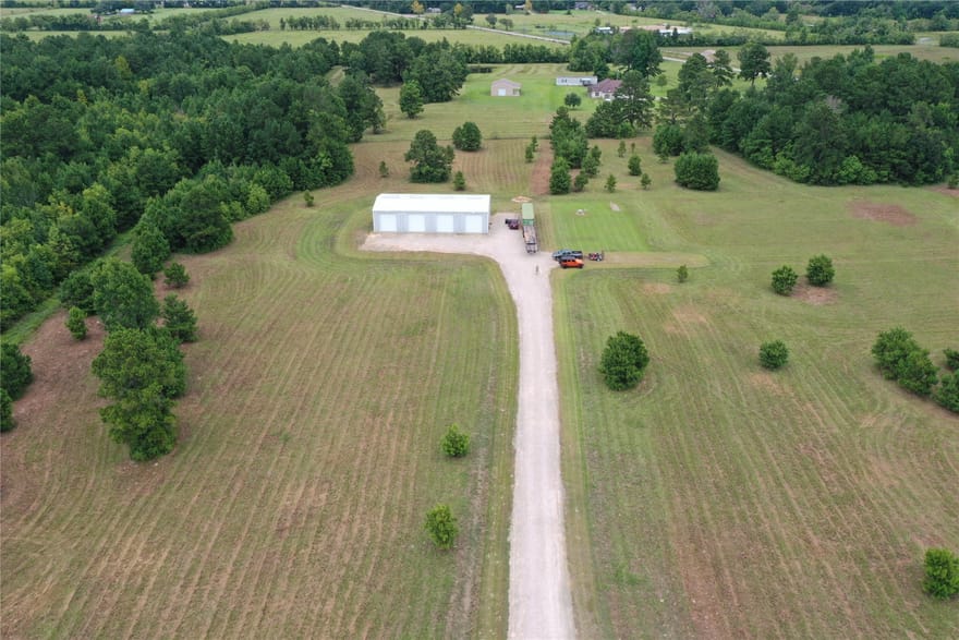 1955 County Road 2281, Cleveland, Texas