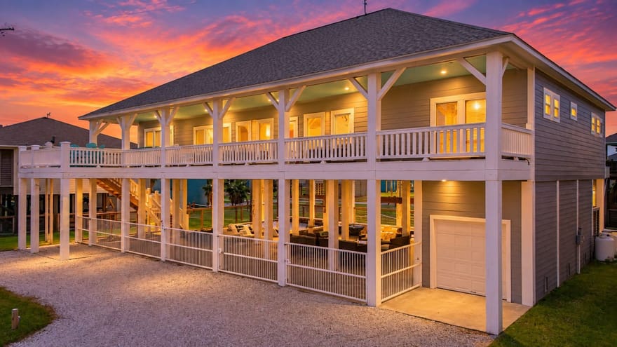 937 S Cove, Crystal Beach, Texas