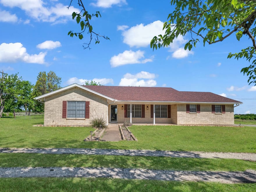 5108 Woodard Avenue, Cleburne, Texas