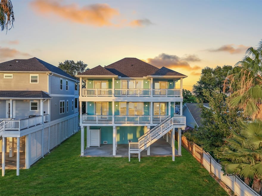 1519 Bayou Shore Drive, Galveston, Texas