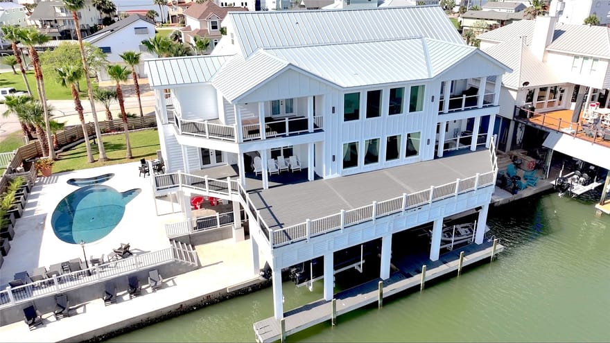 1614 Castaway Street, Tiki Island, Texas