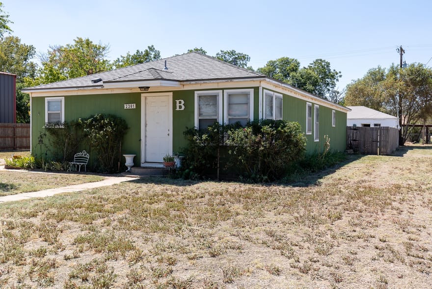 2301 E 1st Street, Petersburg, Texas