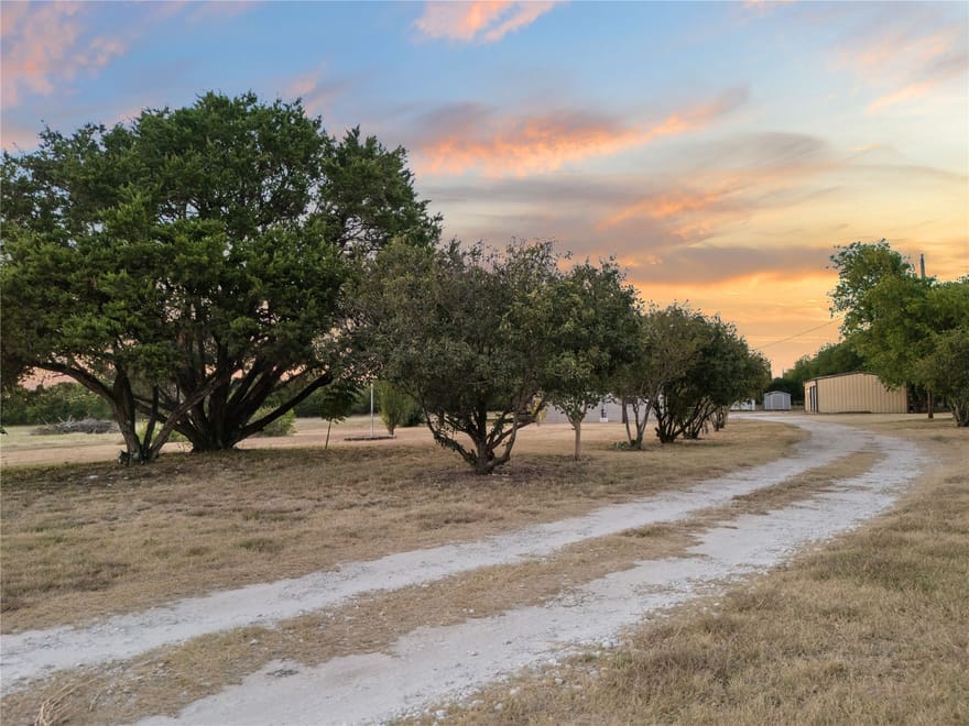 2641 Pleasant Run, Crawford, Texas