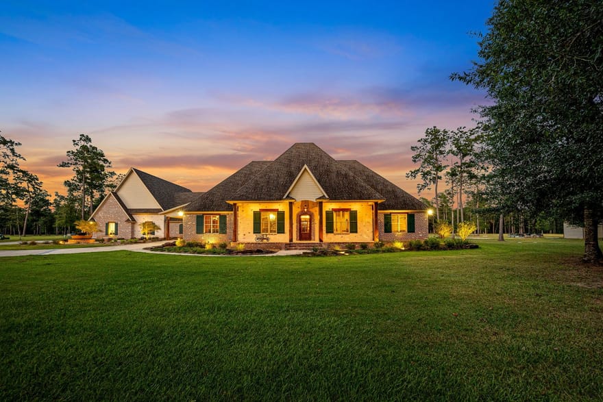 9155 Grizzly Drive, Kountze, Texas