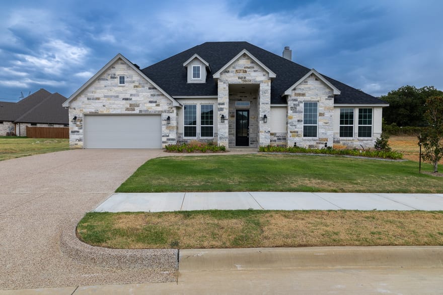 2489 Timber Hills Drive, Burleson, Texas
