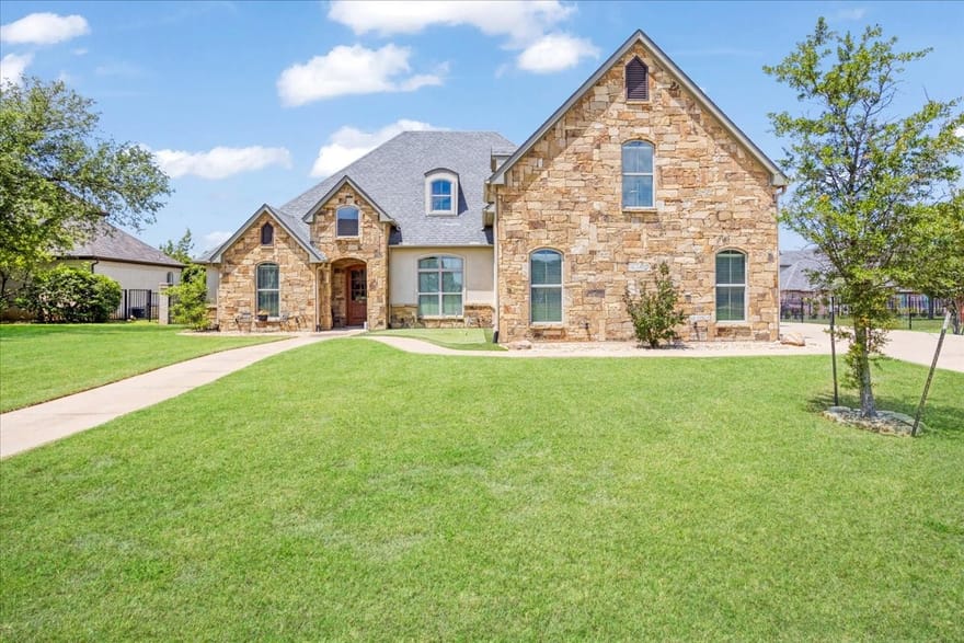 35 S Bob Jones Court, Pottsboro, Texas