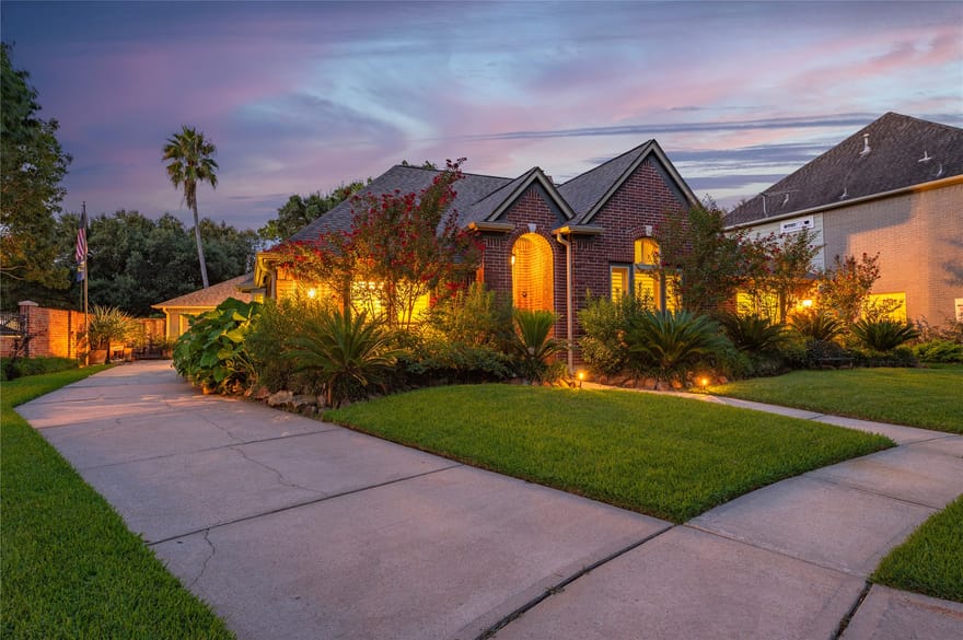2025 Sandy Coast Circle, League City, Texas