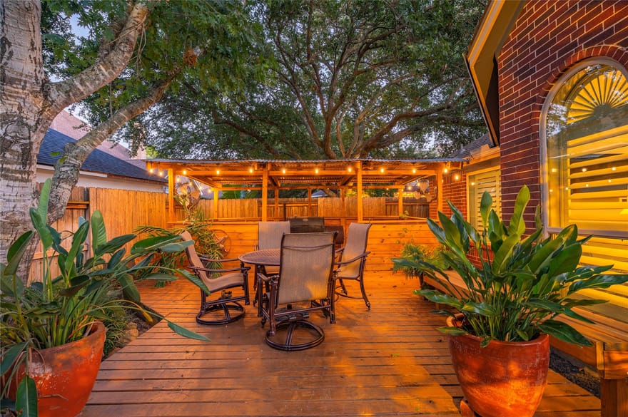 2025 Sandy Coast Circle, League City, Texas