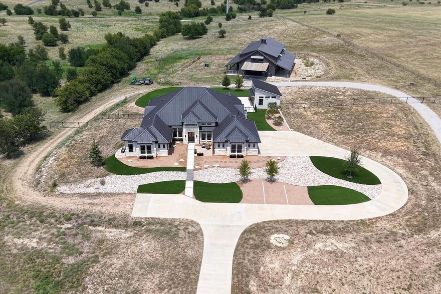 11103 E Rocky Creek Road, Crowley, Texas