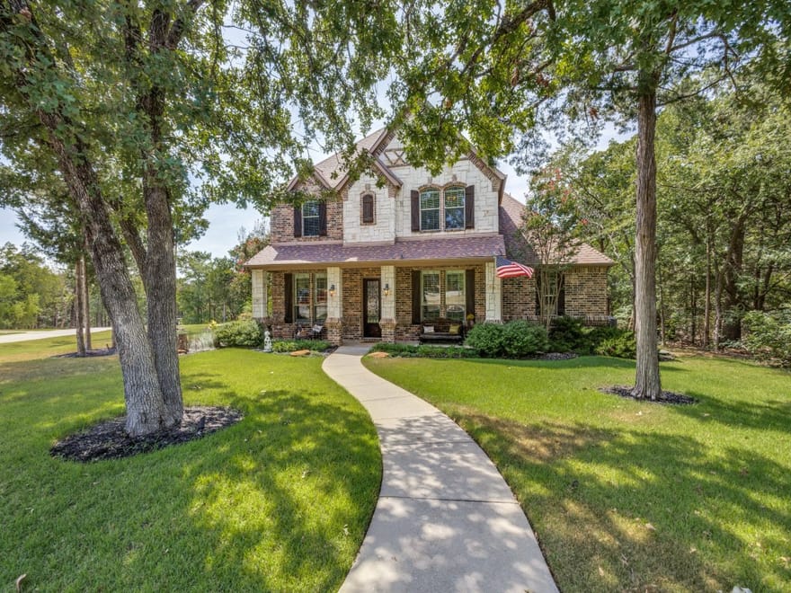 87 Castle Pines Circle, Gordonville, Texas