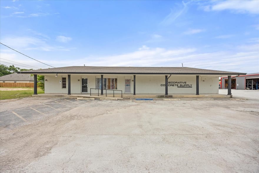 1409 Barnard Street, Glen Rose, Texas