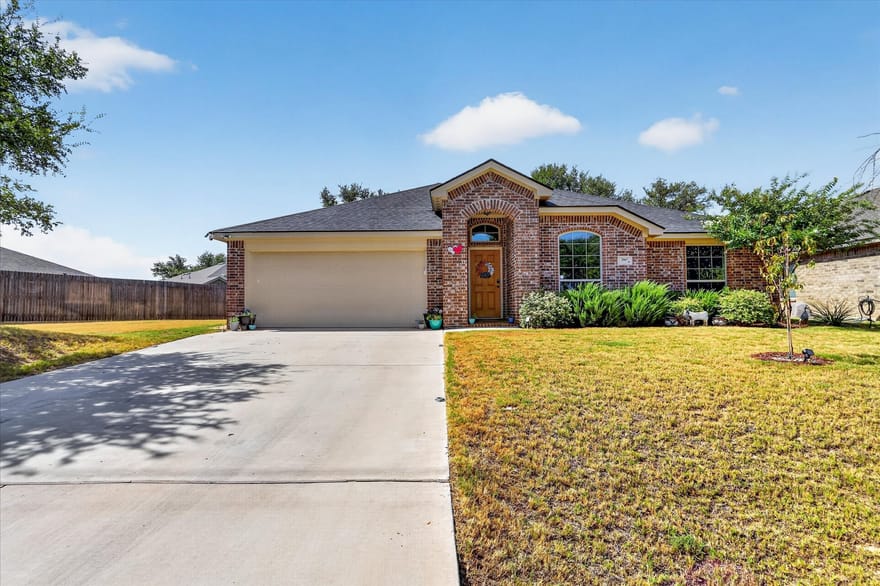 2807 River Ridge Court, Granbury, Texas