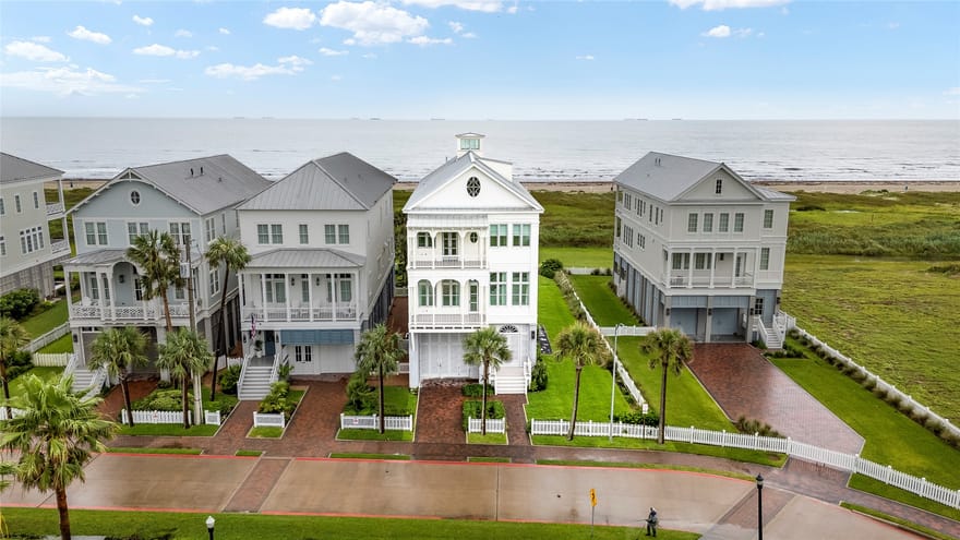 2425 E Seaside Drive, Galveston, Texas