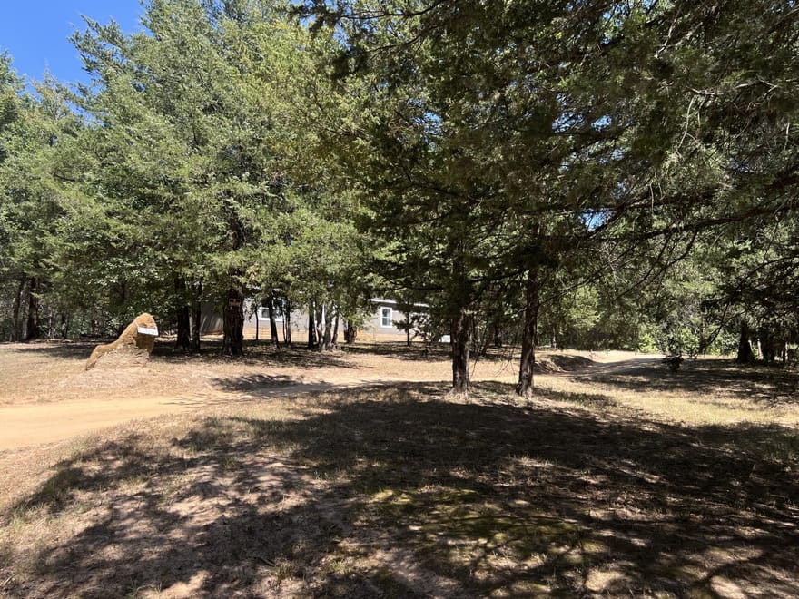 2496 County Road 2010, Ravenna, Texas