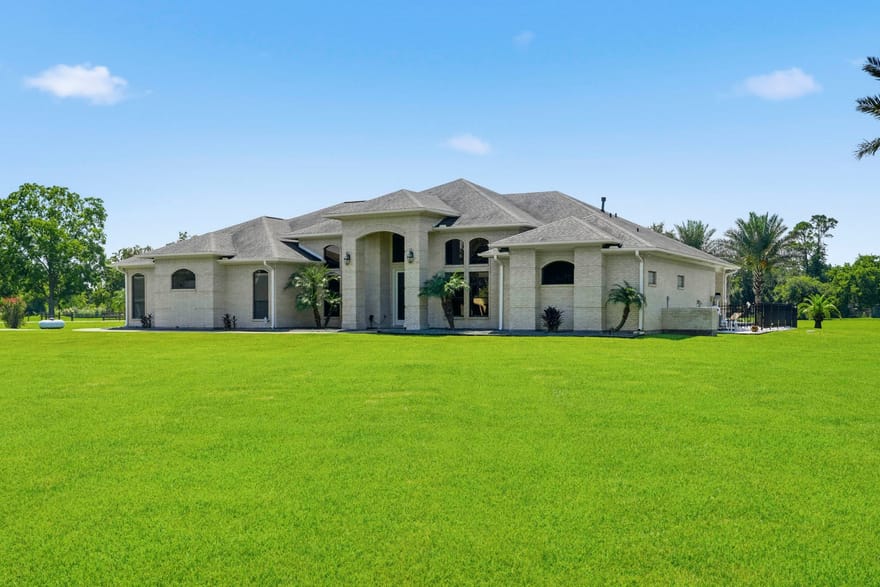 835 Hall Road, Alvin, Texas